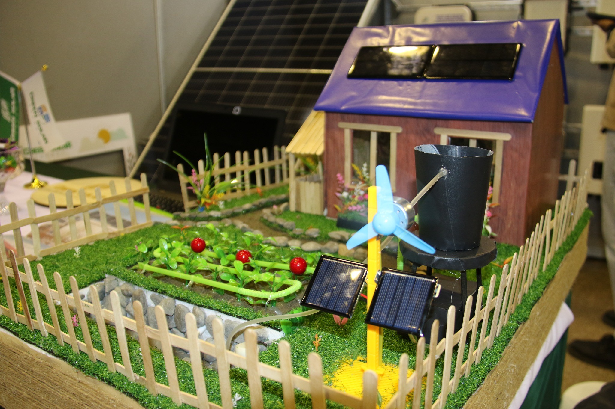 Инновац, эрчим хүчний үр ашиг, сэргээгдэх эрчим хүчний үзэсгэлэн гарч байна